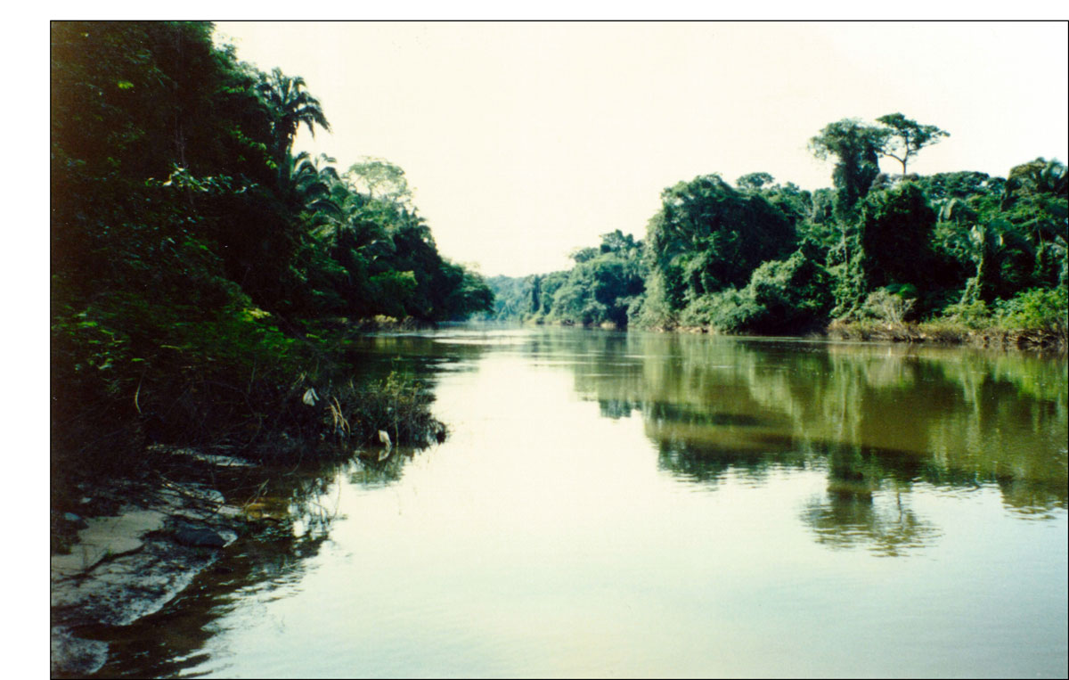 Crossing the Itacaiúnas River en route to Salobo